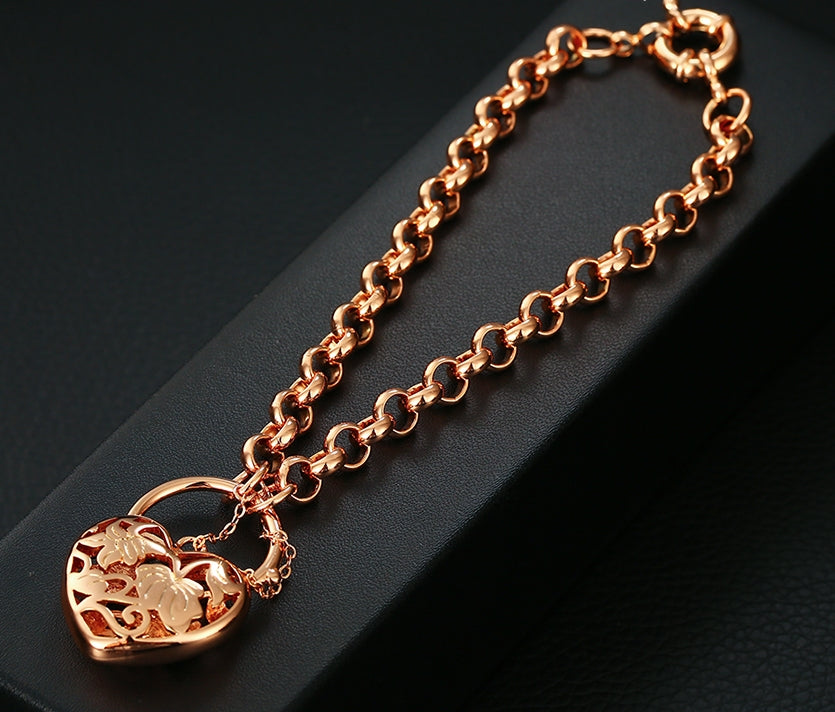 18K. Gold Plated Big Heart Bracelet! 