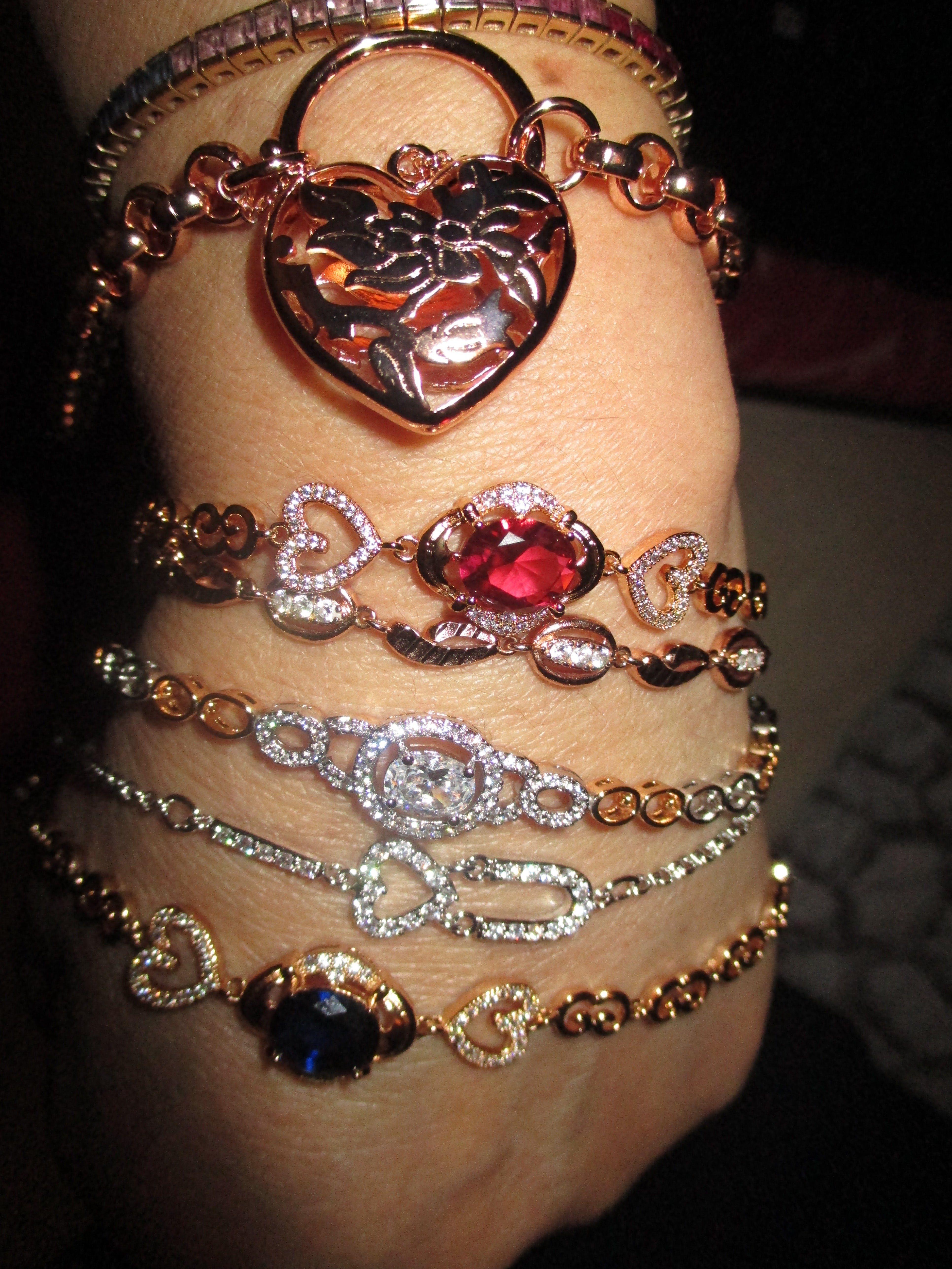 Luxury Gold Bracelet $35.99    SALE NOW:  $ 25.99