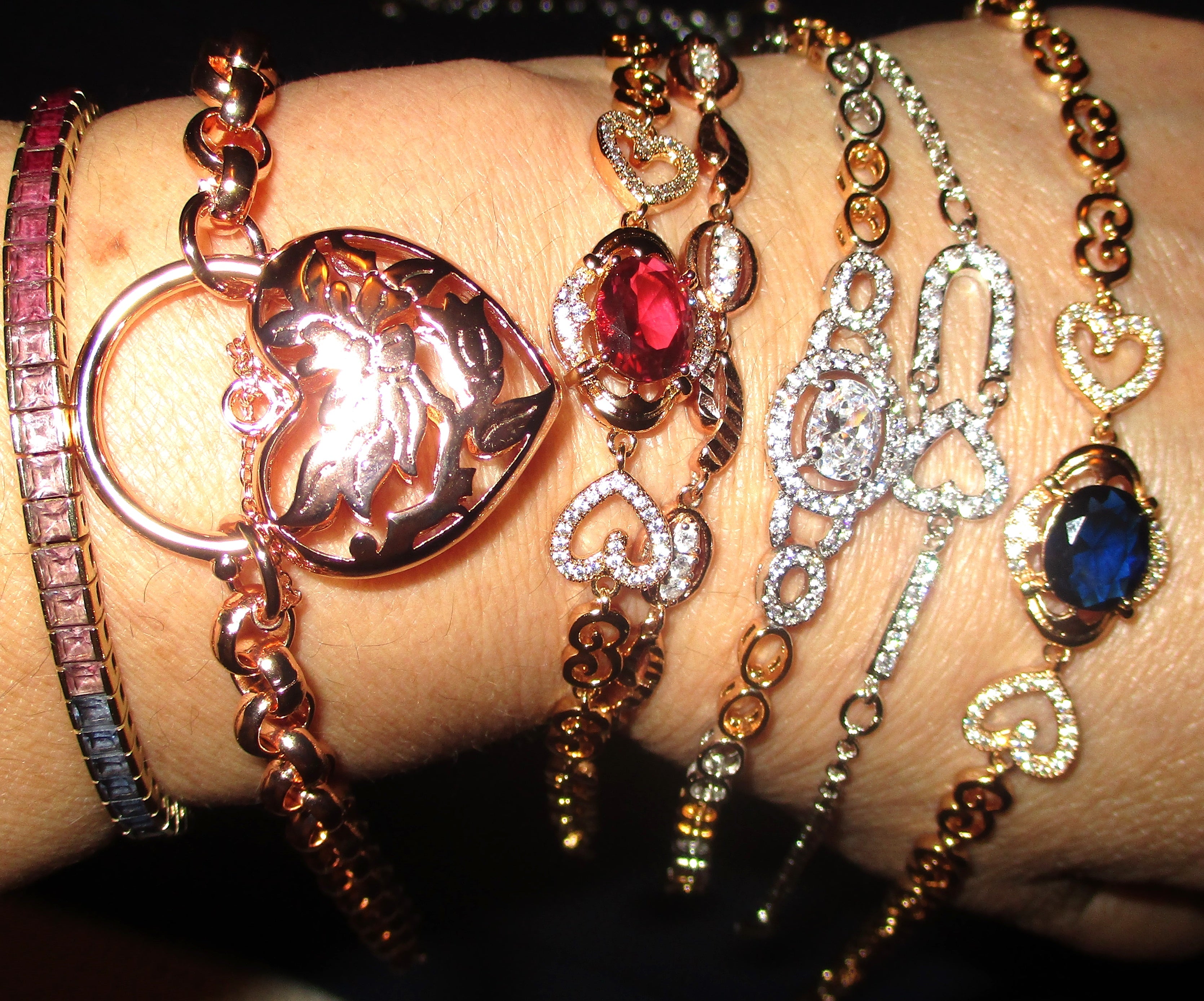 Luxury Gold Bracelet $35.99    SALE NOW:  $ 25.99