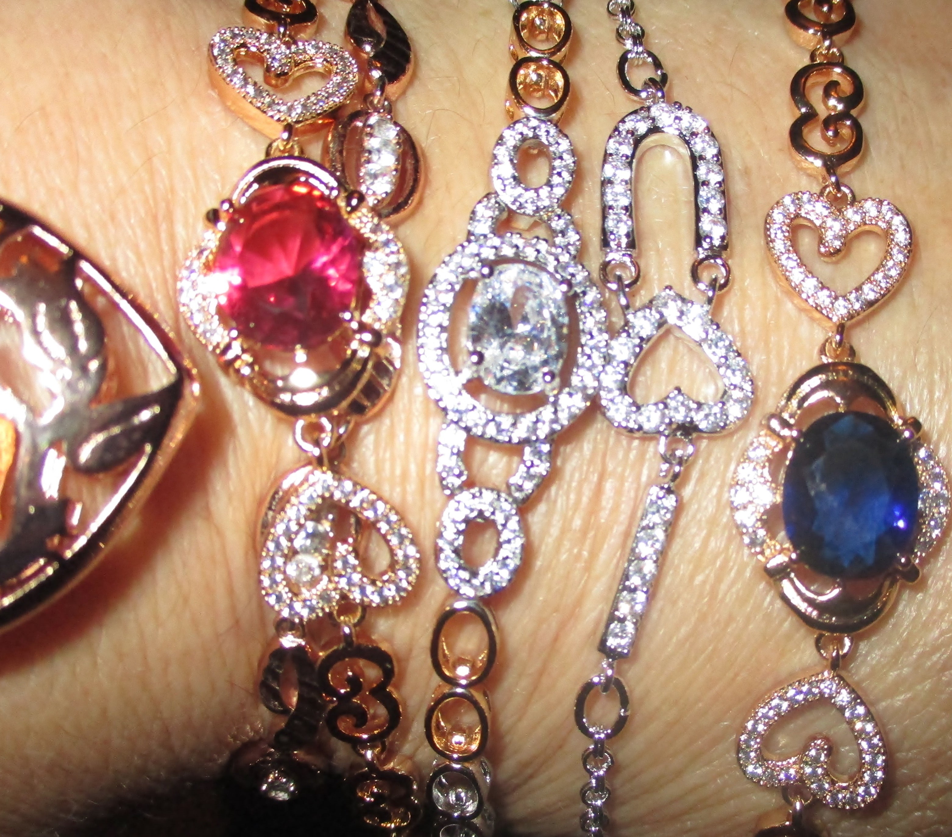 Luxury Gold Bracelet $35.99    SALE NOW:  $ 25.99